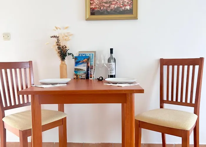 Apartman Terrace With Panoramic Seaview Uble