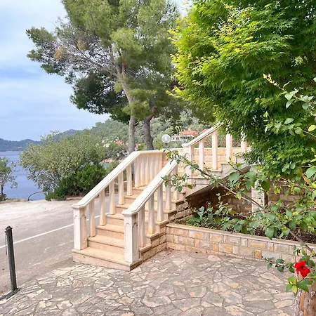 Apartment Terrace With Panoramic Seaview Uble